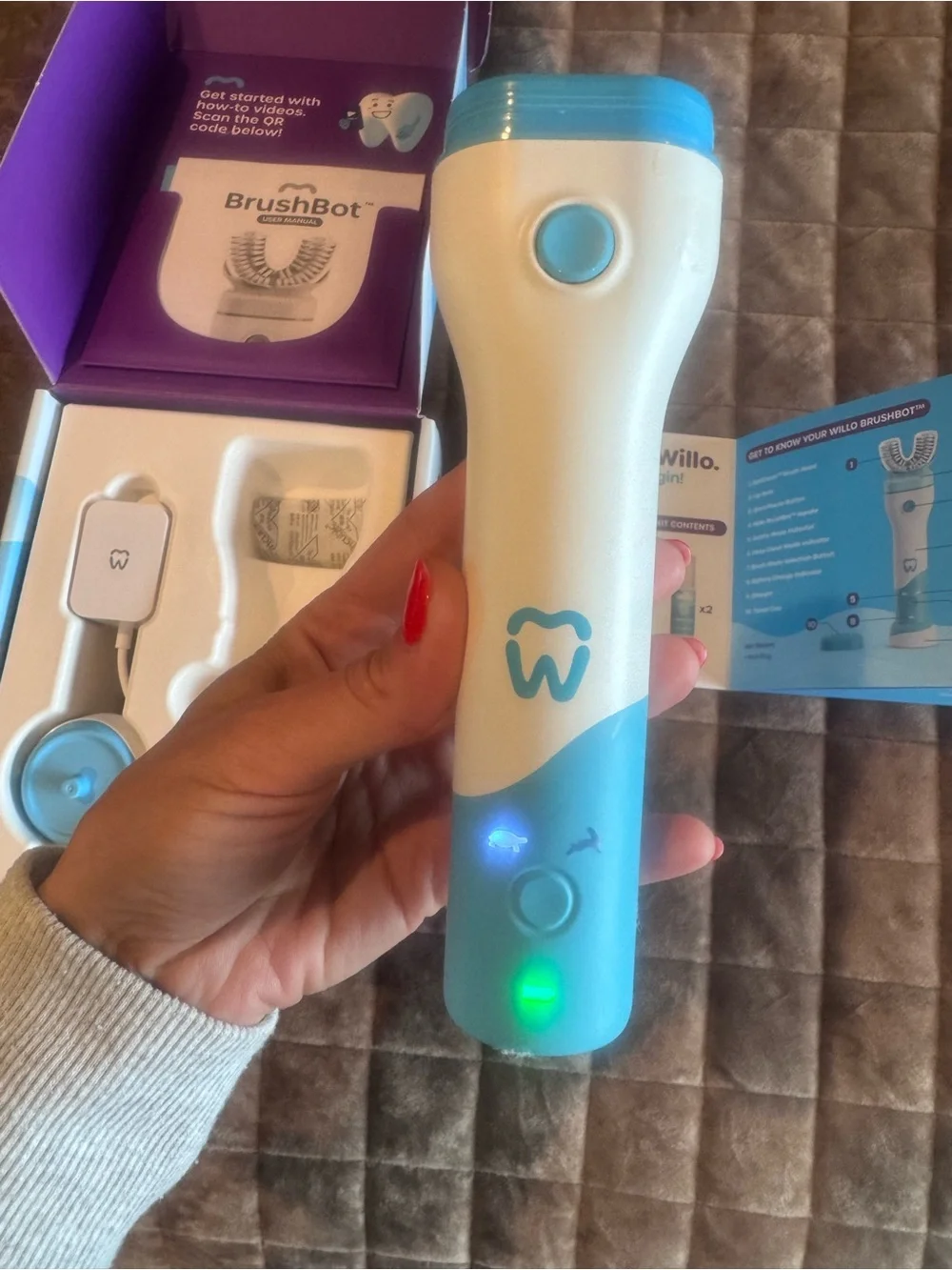 Willo BrushBot Kid’s Toothbrush Handle (not brush head) with charging base